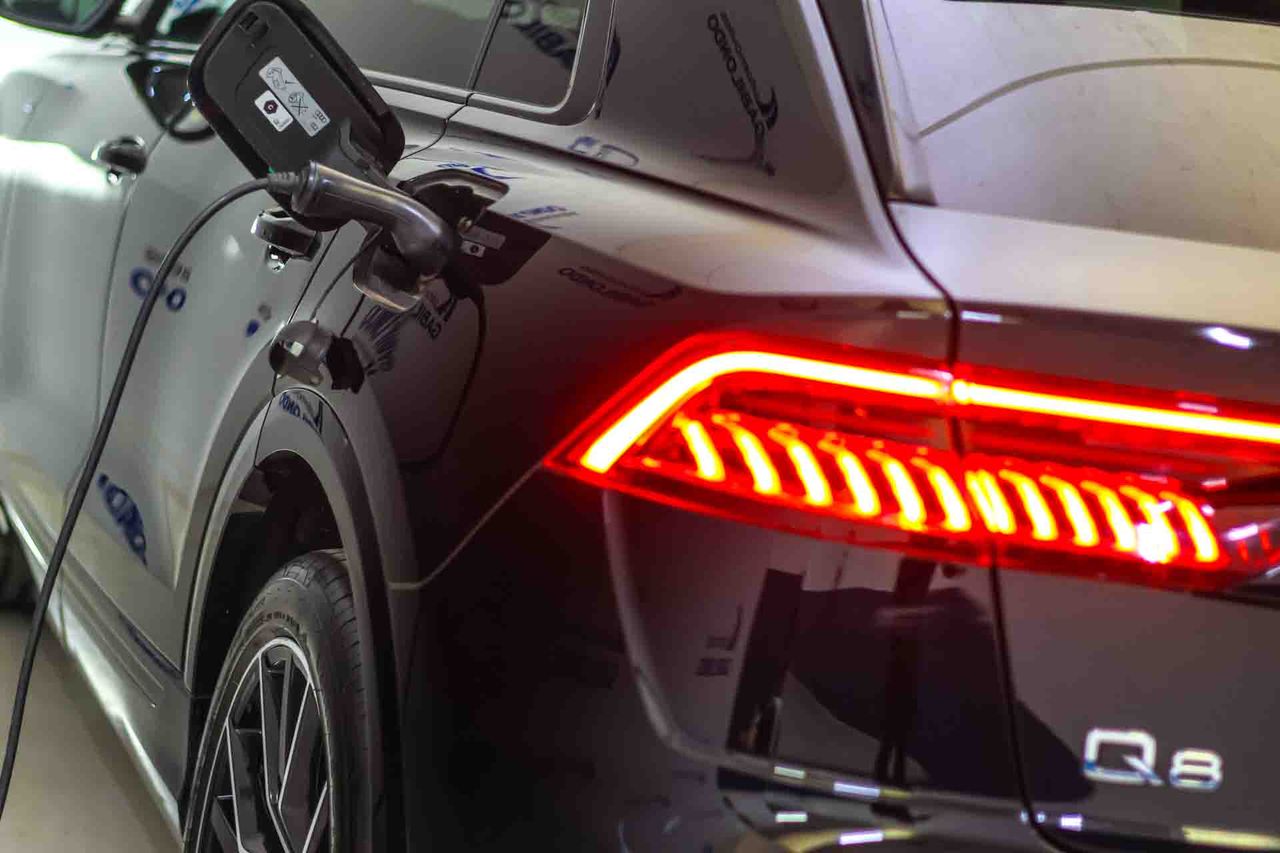 Audi Q8 55 TFSIe 280kW Black L quattro tiptronic - Foto 10