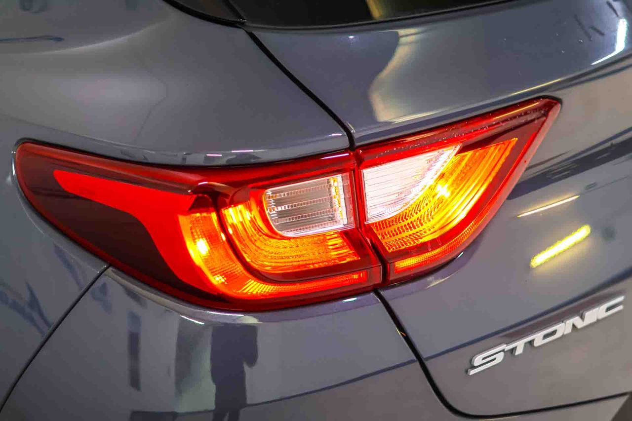 Kia Stonic 1.0 T-GDi 88kW (120CV) MHEV Drive DCT - Foto 17