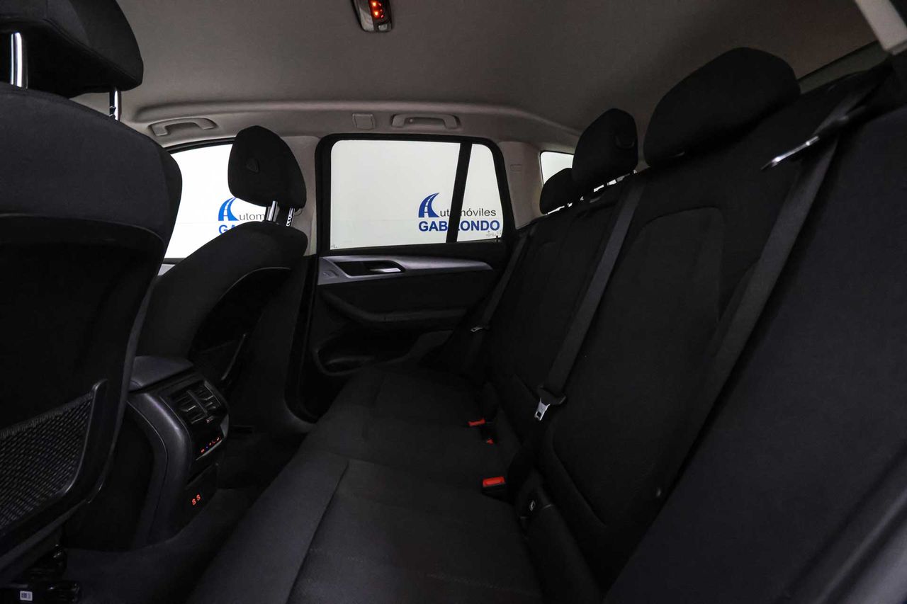 BMW X3 sDrive18d - Foto 45