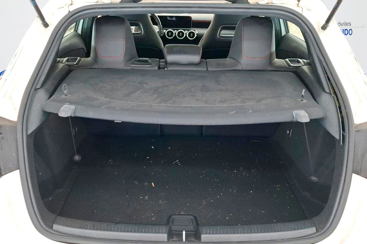 Mercedes Clase A A 200 **AMG Line** - Foto 9