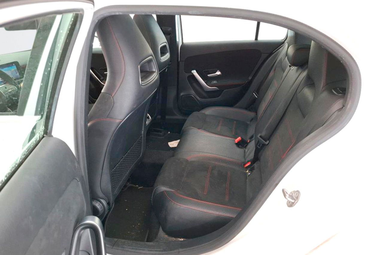 Mercedes Clase A A 200 **AMG Line** - Foto 8