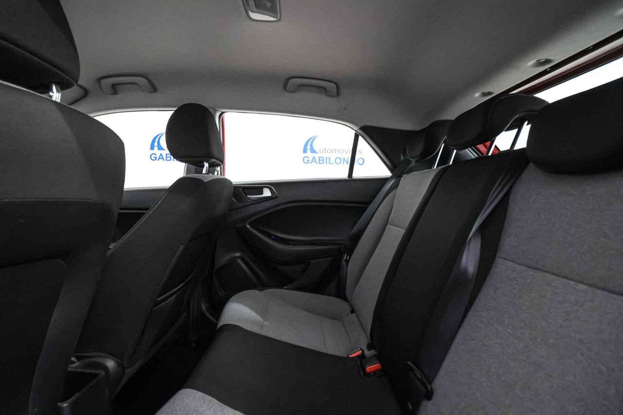 Hyundai i20 1.1 CRDi Essence - Foto 46