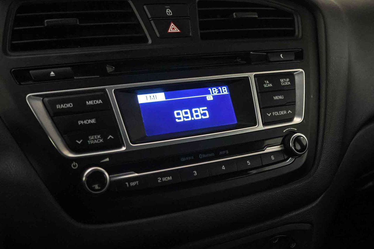 Hyundai i20 1.1 CRDi Essence - Foto 50