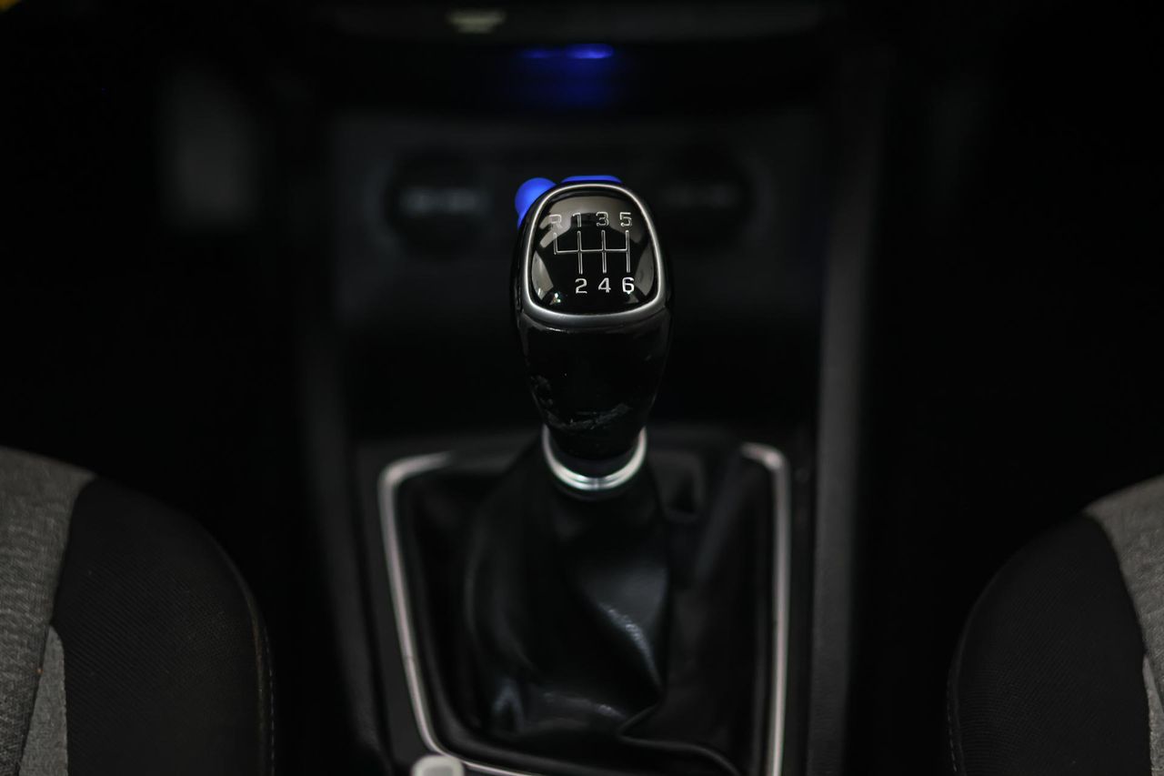 Hyundai i20 1.1 CRDi Essence - Foto 39