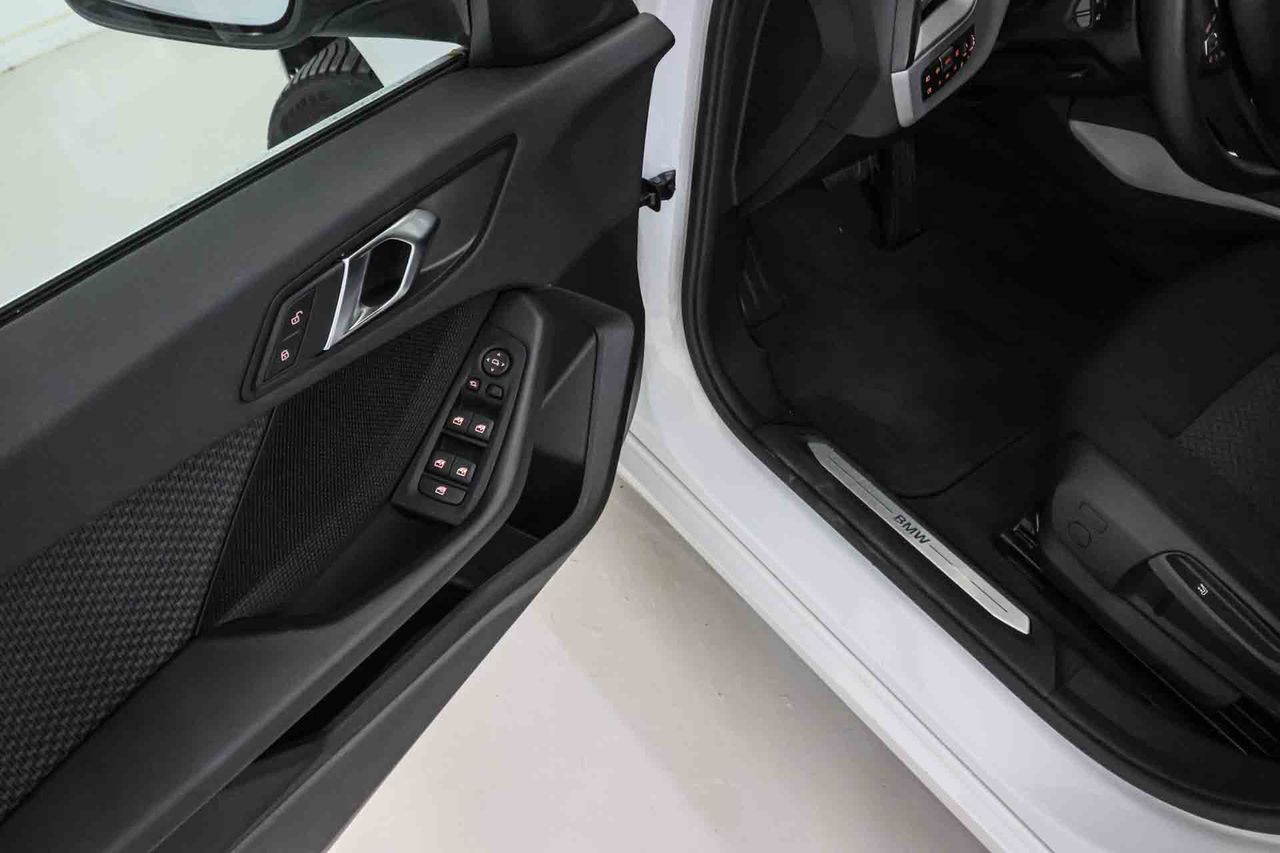 BMW Serie 1 118i Auto. - Foto 28
