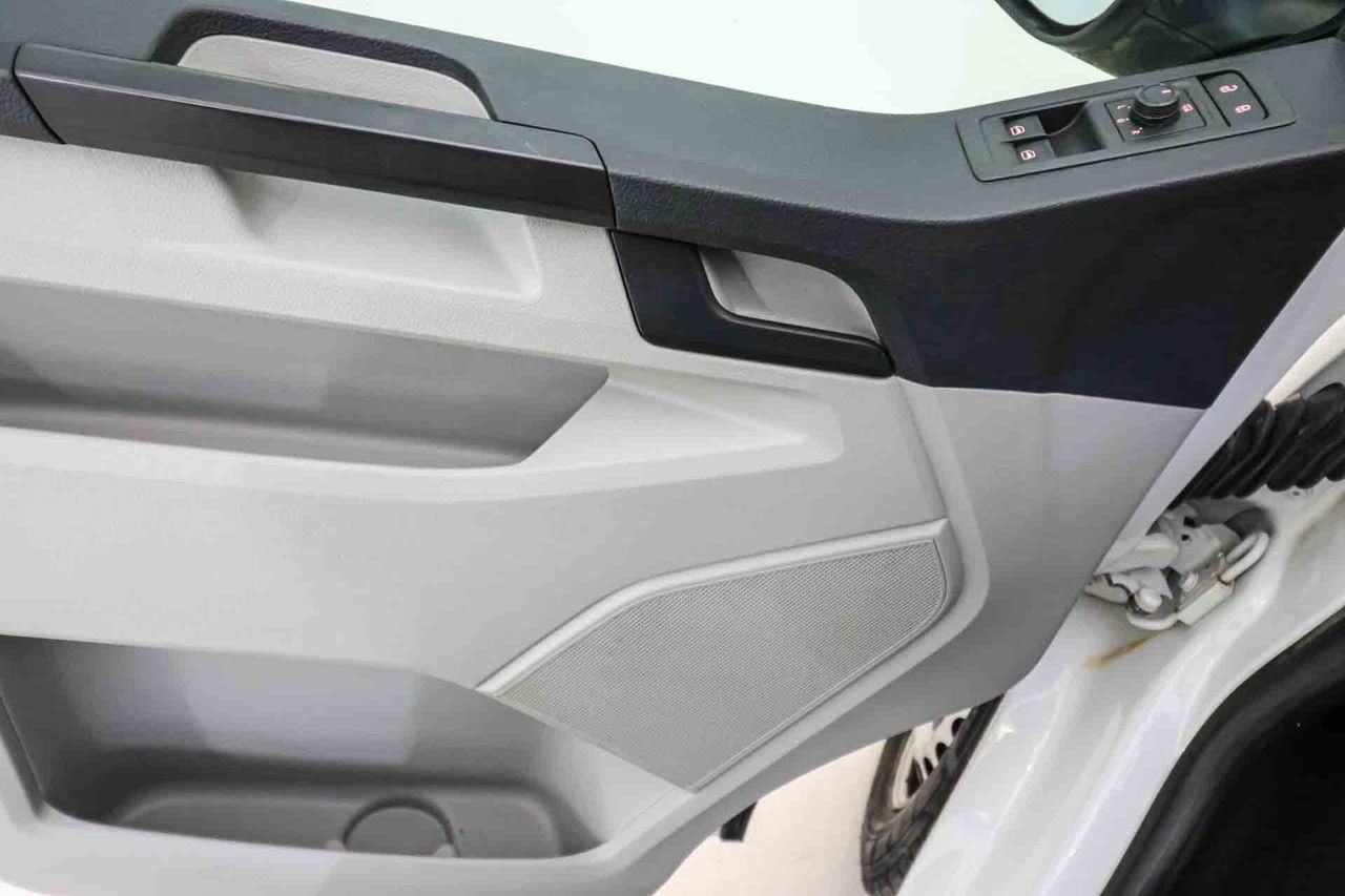 Volkswagen Transporter T6 2.0TDI L1H2  - Foto 29