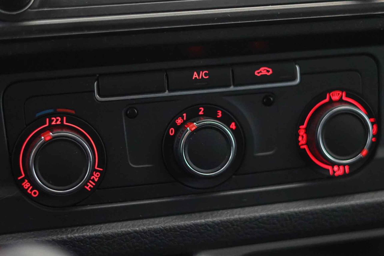 Volkswagen Transporter T6 2.0TDI L1H2  - Foto 38