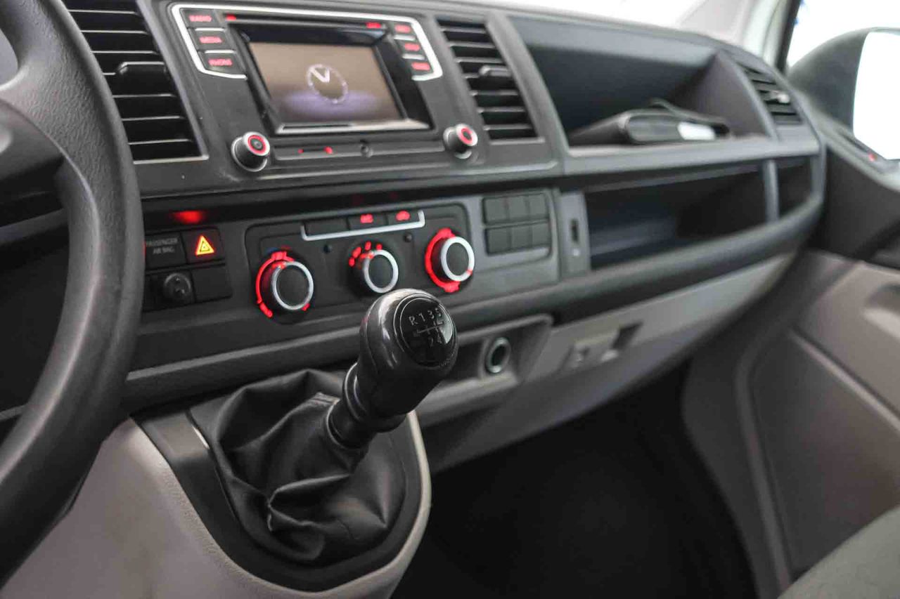 Volkswagen Transporter T6 2.0TDI L1H2  - Foto 36