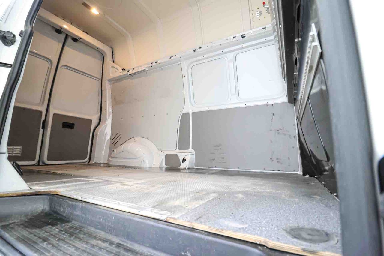 Volkswagen Transporter T6 2.0TDI L1H2  - Foto 26