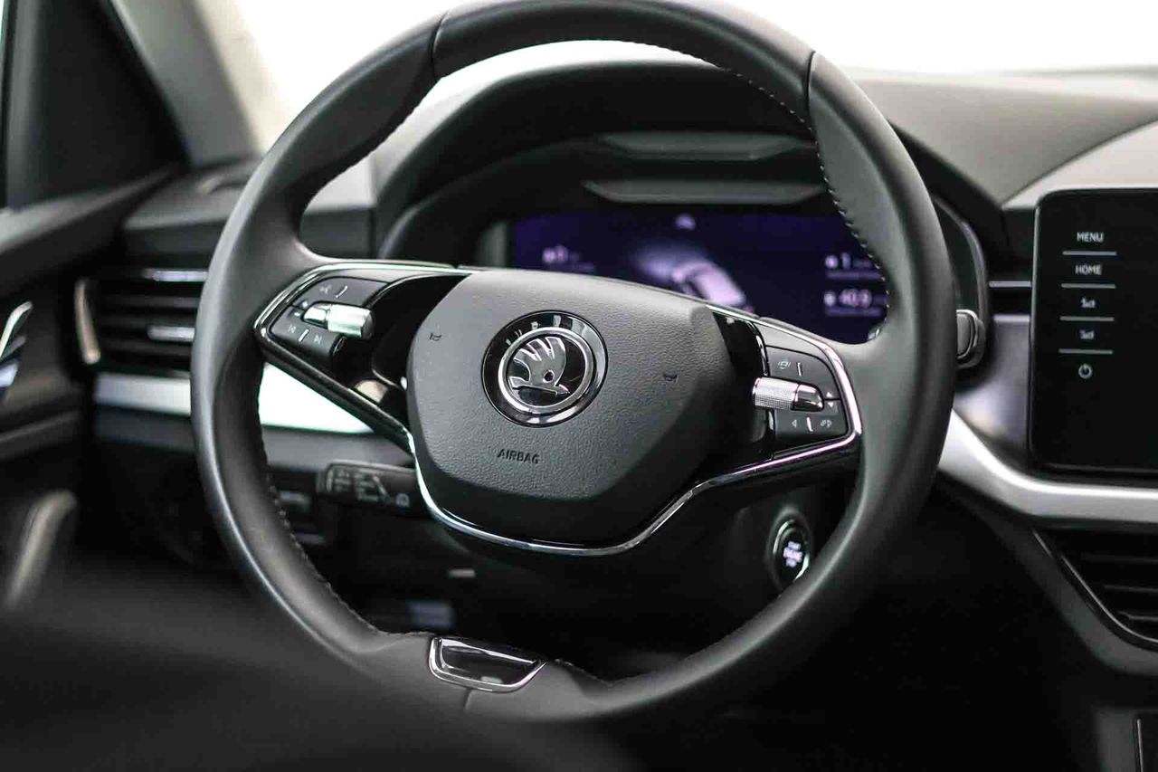 Skoda Kamiq 1.0 TSI 81kW (110CV) DSG AMBITION - Foto 29