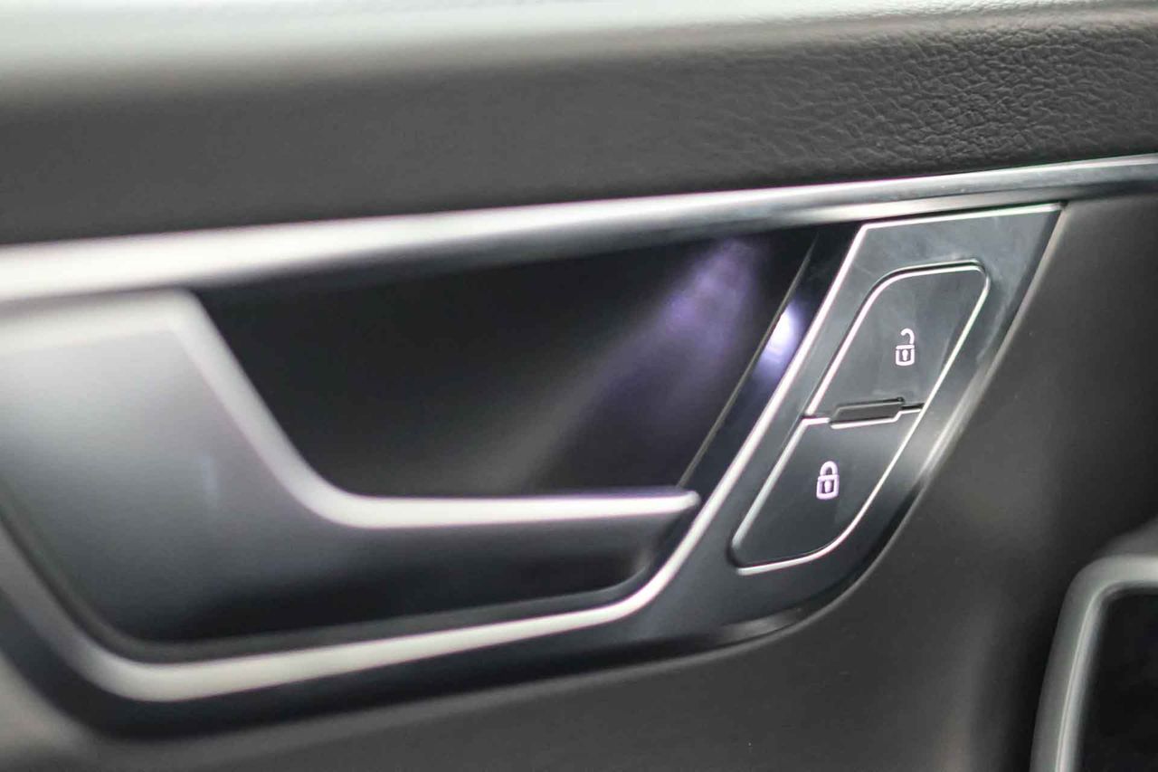 Audi A6 Avant 55 TFSIe quattro Competition - Foto 34