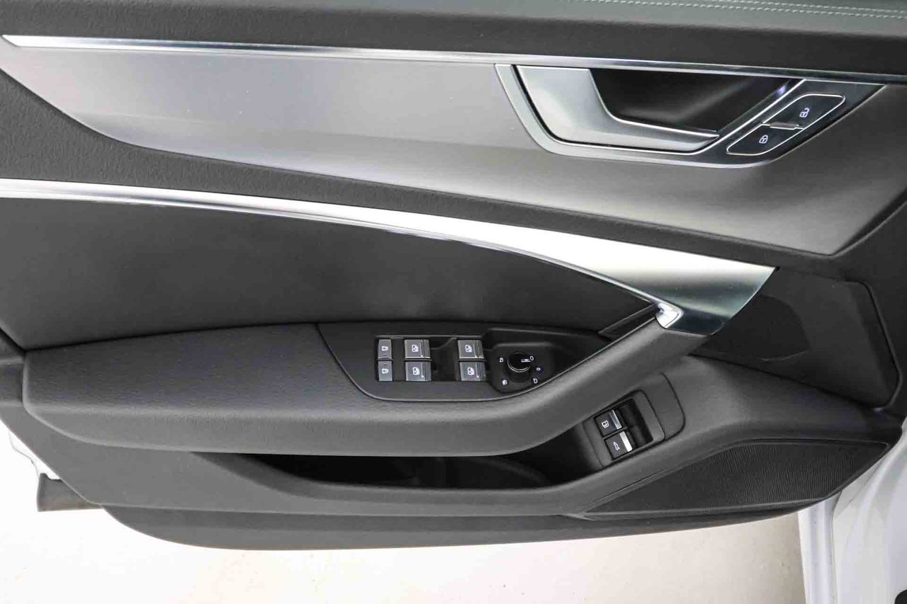 Audi A6 Avant 55 TFSIe quattro Competition - Foto 32