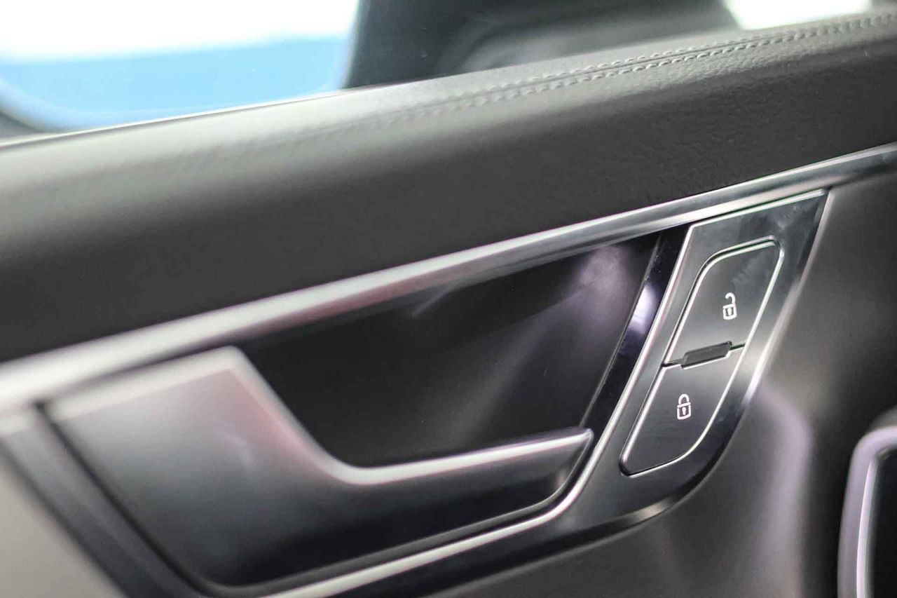 Audi A6 Avant 55 TFSIe quattro Competition - Foto 34