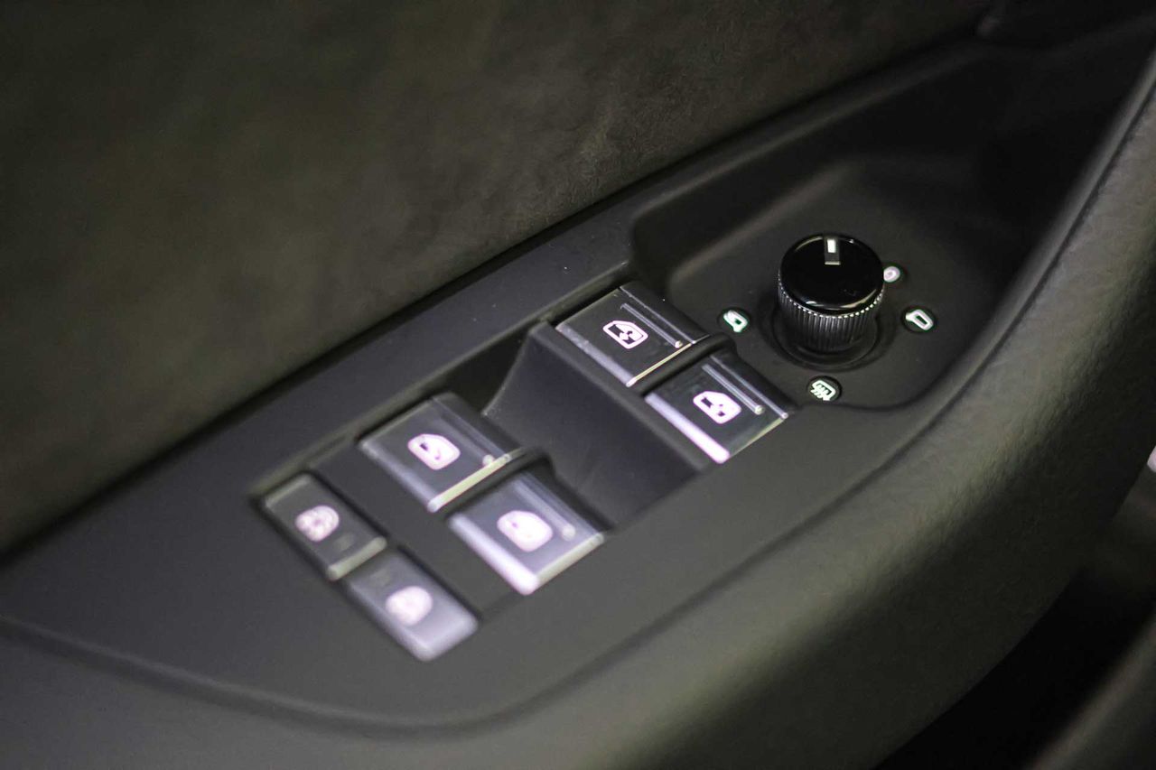 Audi A6 Avant 55 TFSIe quattro Competition - Foto 33