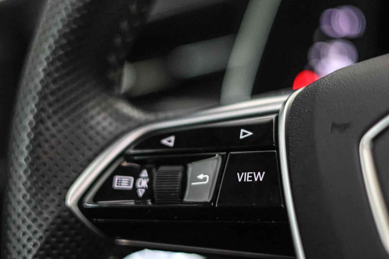 Audi A6 Avant 55 TFSIe quattro Competition - Foto 40