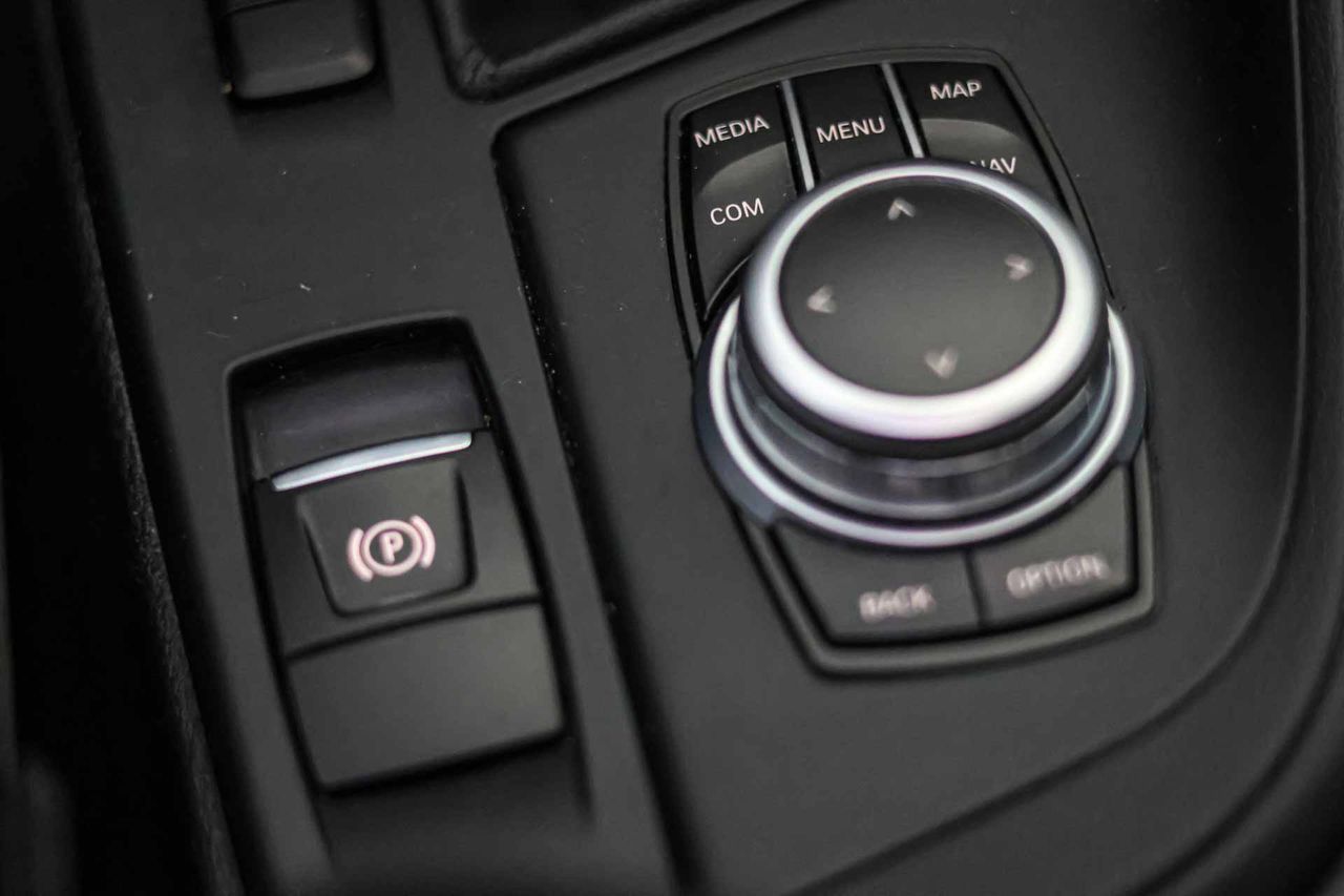 BMW X1 xDrive25e **Techo panorámico** - Foto 51