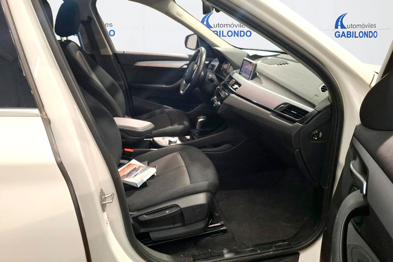 BMW X1 xDrive25e **Techo panorámico** - Foto 7