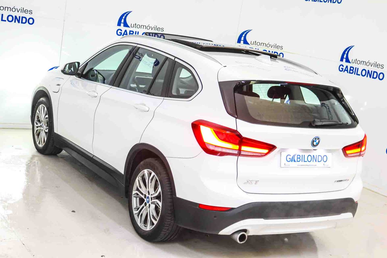 BMW X1 xDrive25e **Techo panorámico** - Foto 17