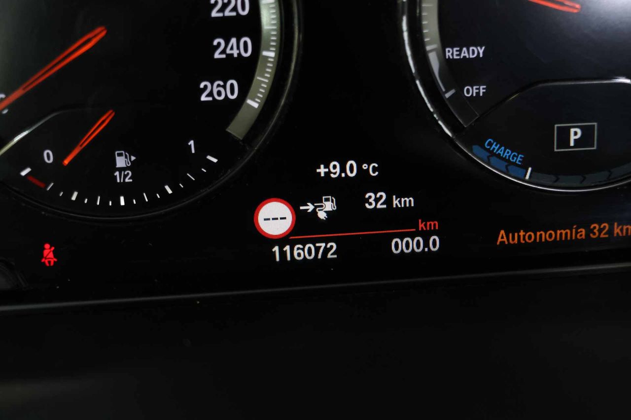 BMW X1 xDrive25e **Techo panorámico** - Foto 7