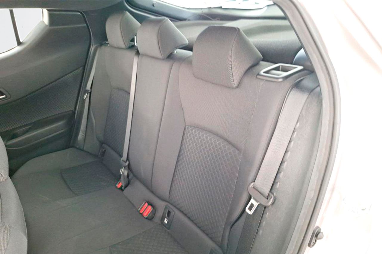 Toyota C-HR 2.0 180H Dynamic - Foto 8