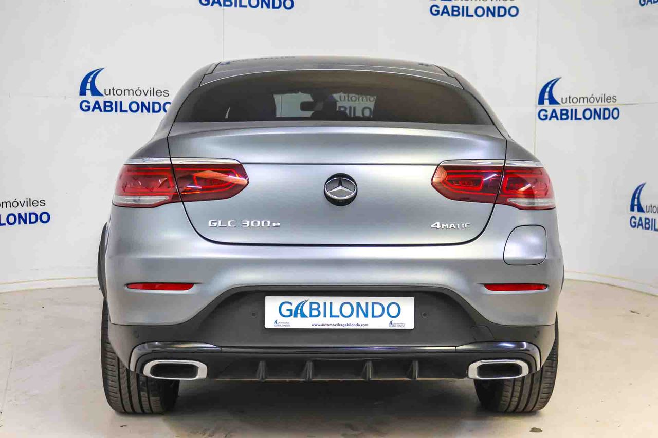Mercedes GLC Coupé GLC 300 e 4MATIC **AMG Line** - Foto 5