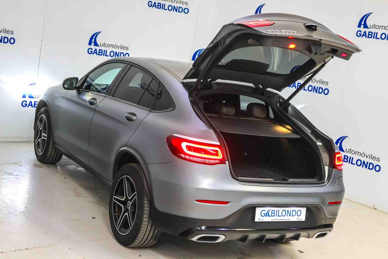 Mercedes GLC Coupé GLC 300 e 4MATIC **AMG Line** - Foto 23
