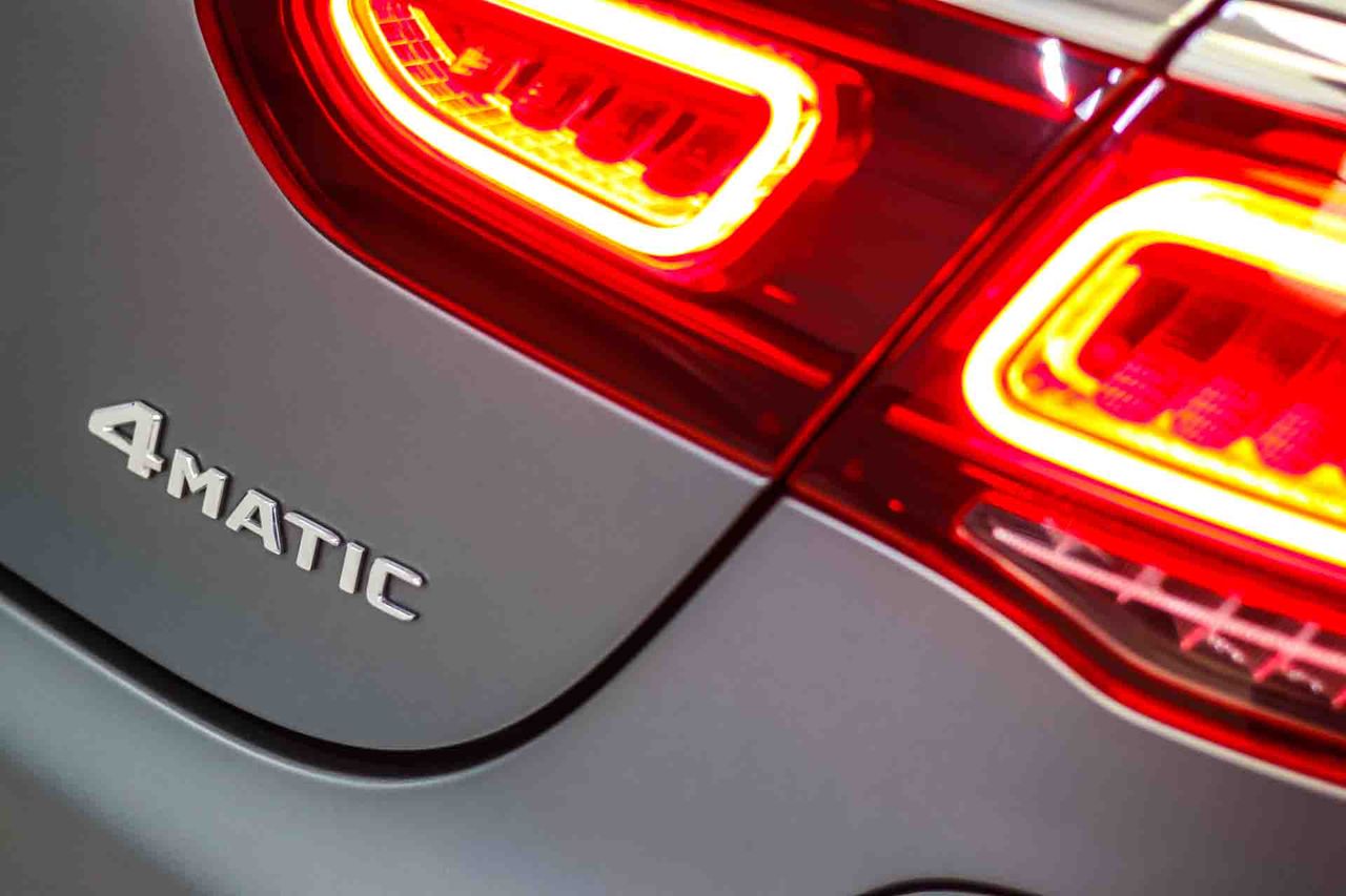 Mercedes GLC Coupé GLC 300 e 4MATIC **AMG Line** - Foto 25