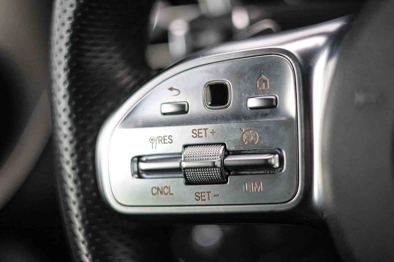 Mercedes GLC Coupé GLC 300 e 4MATIC **AMG Line** - Foto 39