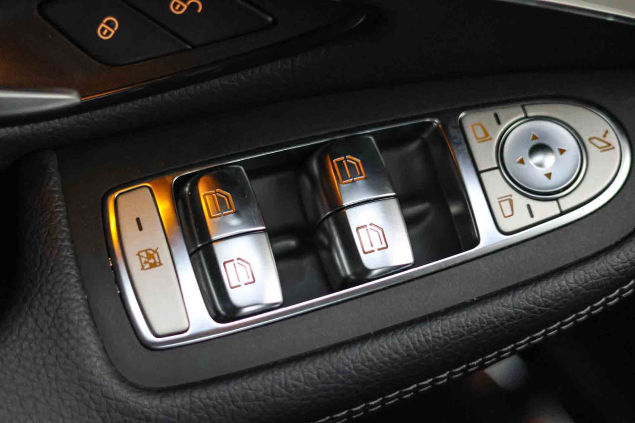 Mercedes GLC Coupé GLC 300 e 4MATIC **AMG Line** - Foto 34