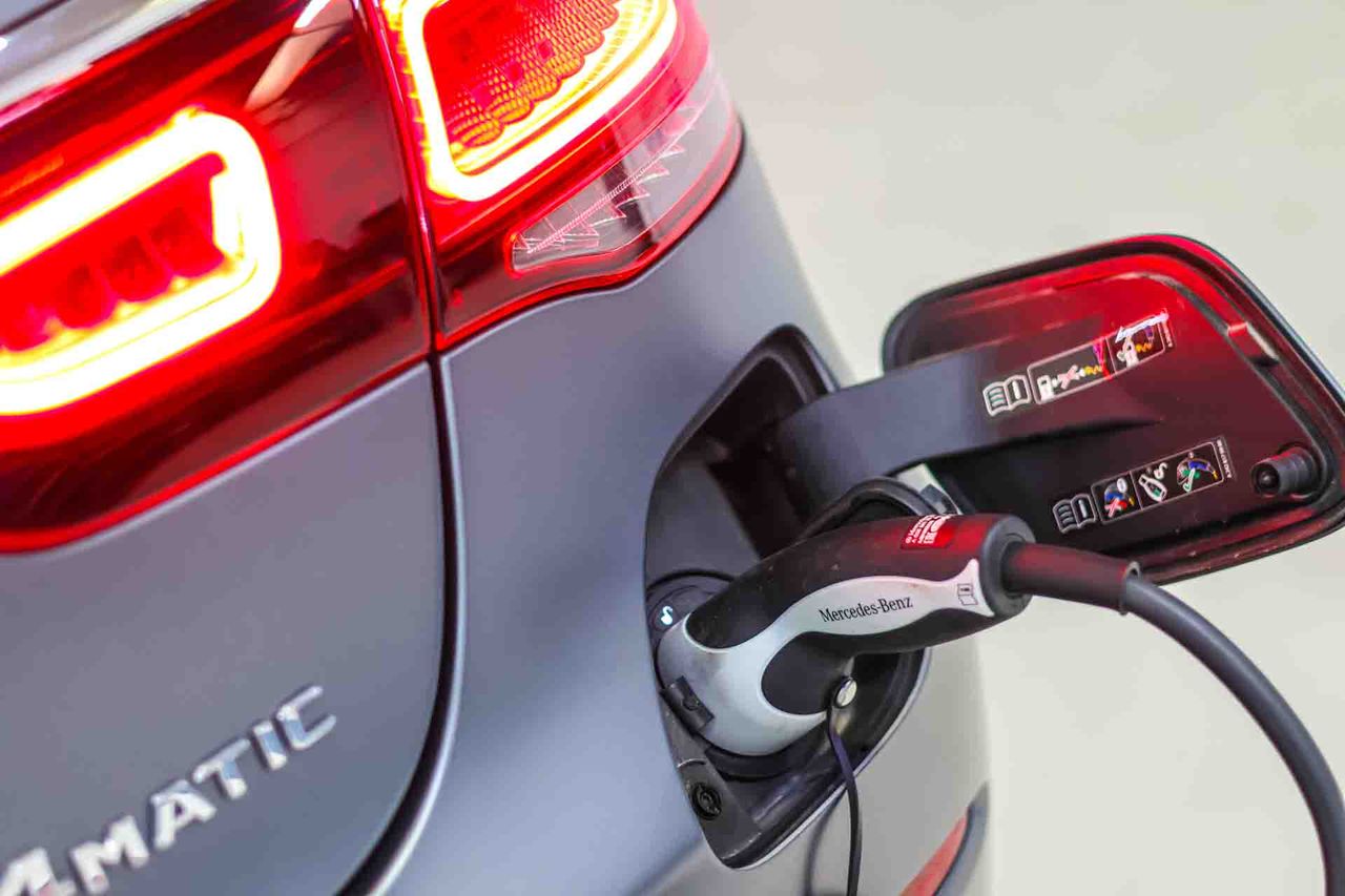 Mercedes GLC Coupé GLC 300 e 4MATIC **AMG Line** - Foto 10