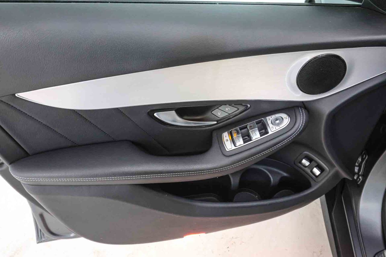 Mercedes GLC Coupé GLC 300 e 4MATIC **AMG Line** - Foto 32