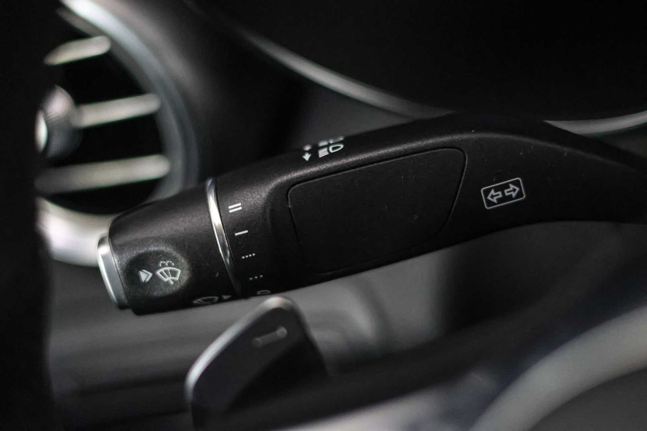 Mercedes GLC Coupé GLC 300 e 4MATIC **AMG Line** - Foto 40