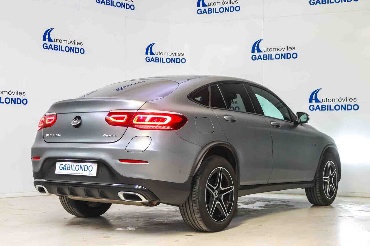 Mercedes GLC Coupé GLC 300 e 4MATIC **AMG Line** - Foto 13