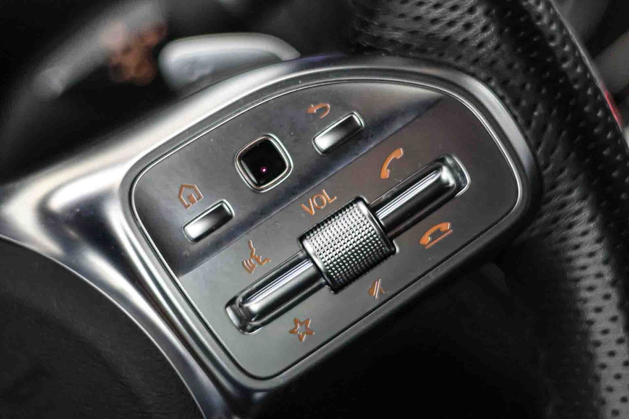 Mercedes GLC Coupé GLC 300 e 4MATIC **AMG Line** - Foto 41