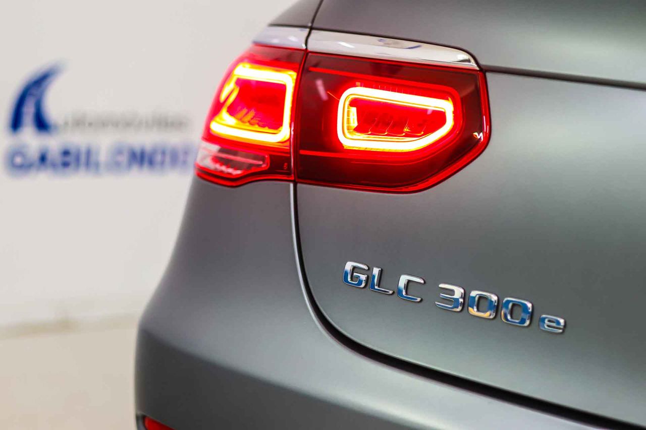 Mercedes GLC Coupé GLC 300 e 4MATIC **AMG Line** - Foto 14