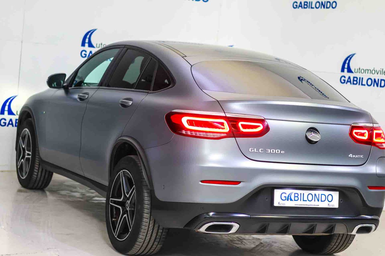 Mercedes GLC Coupé GLC 300 e 4MATIC **AMG Line** - Foto 29