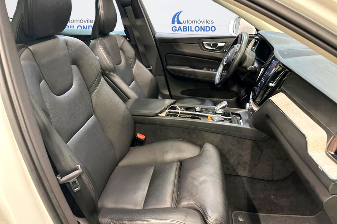 Volvo XC60 2.0 T6 AWD Recharge Inscription Auto - Foto 7