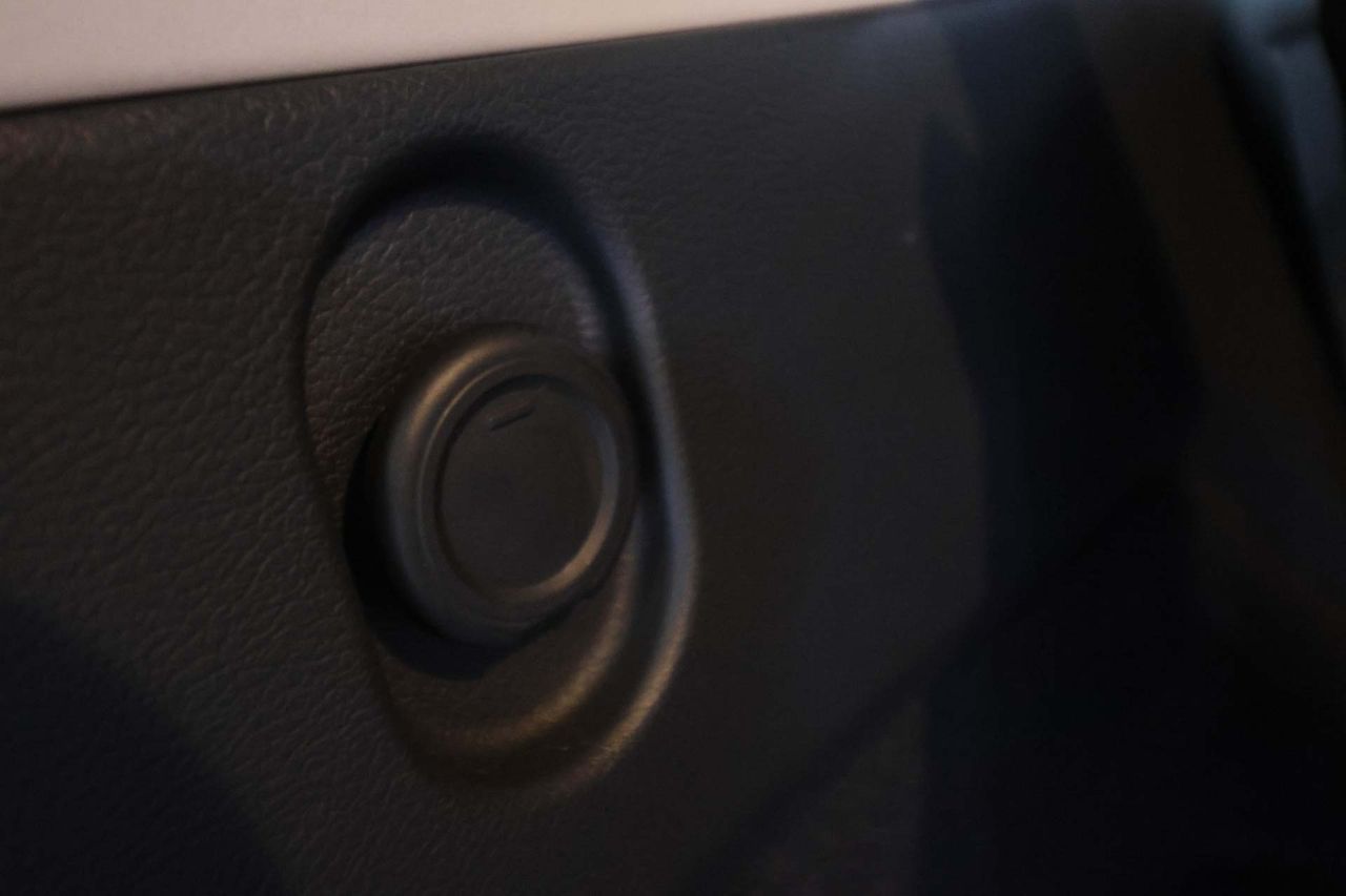 Nissan X-Trail 5pl 1.5 e-POWER 152kW 4x2 A/T N-Connecta **Techo panorámico** - Foto 56