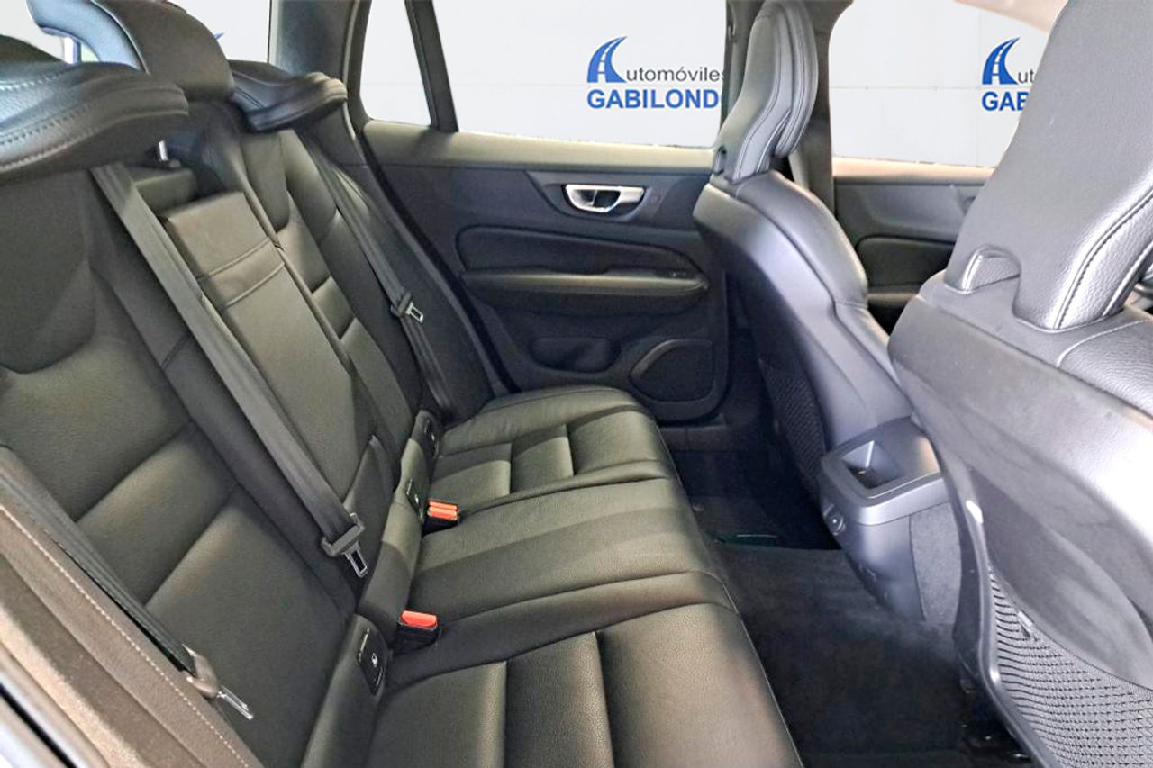 Volvo V60 2.0 B3 (G) Momentum Auto - Foto 8