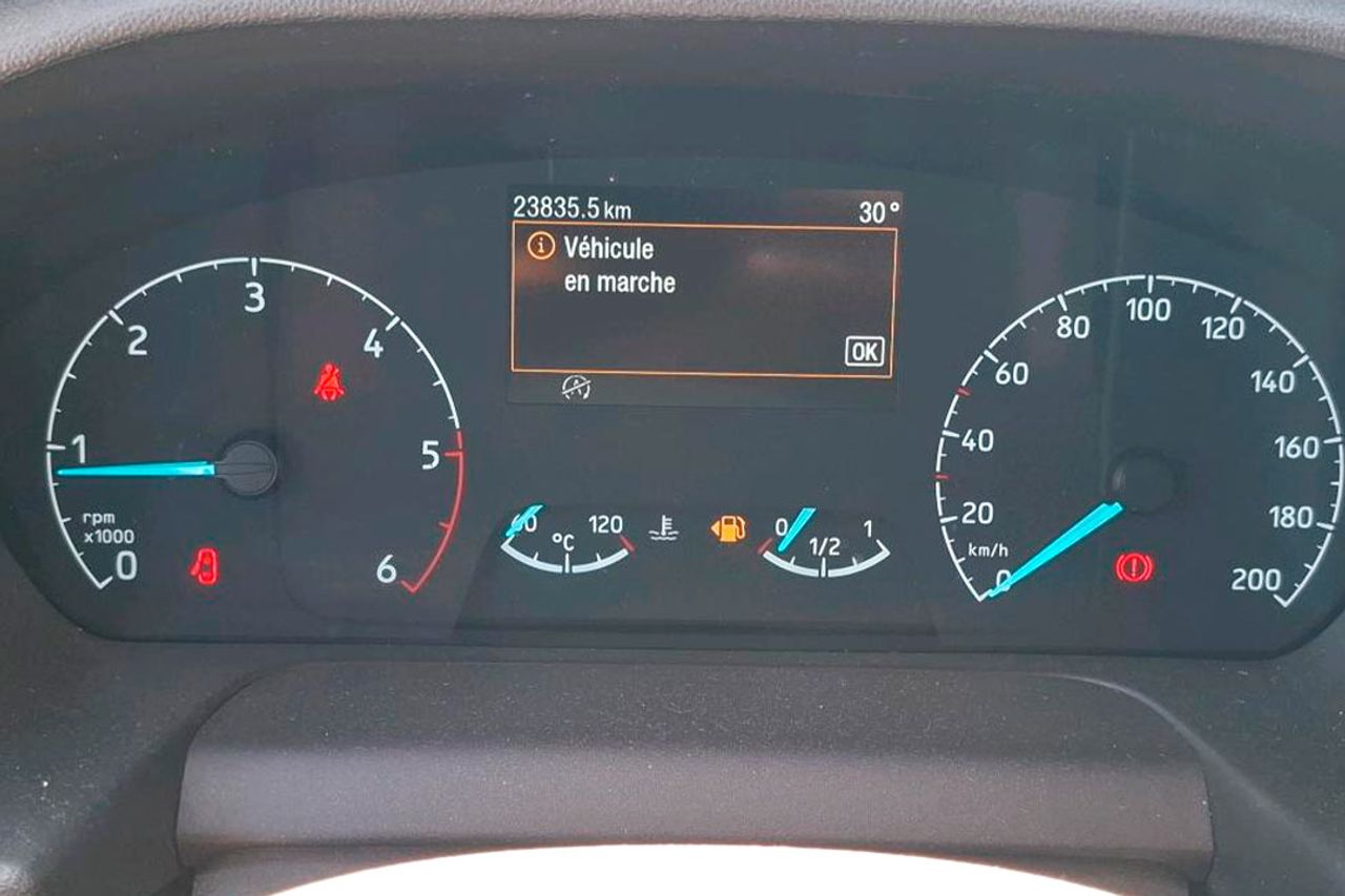 Ford Transit Chasis Cabina 3500 L4 Ecoblue  - Foto 4