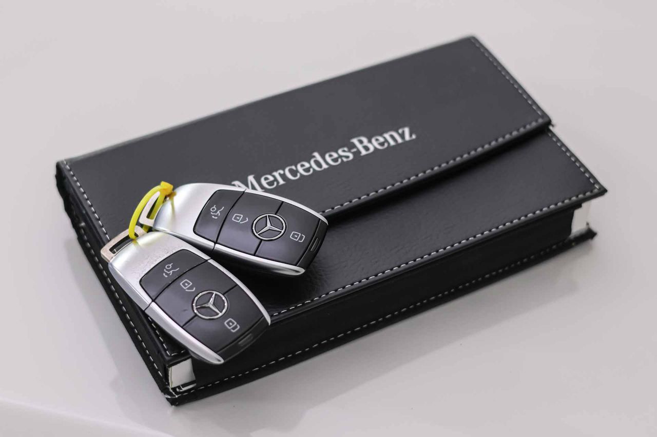 Mercedes Clase E Coupé E 220 d 4MATIC AMG Line **Techo panorámico** - Foto 66