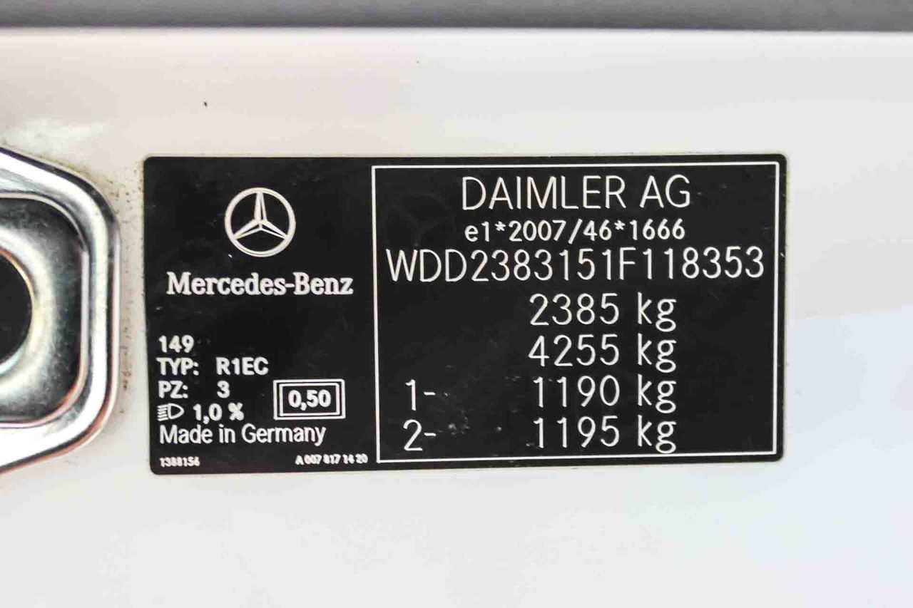 Mercedes Clase E Coupé E 220 d 4MATIC AMG Line **Techo panorámico** - Foto 8