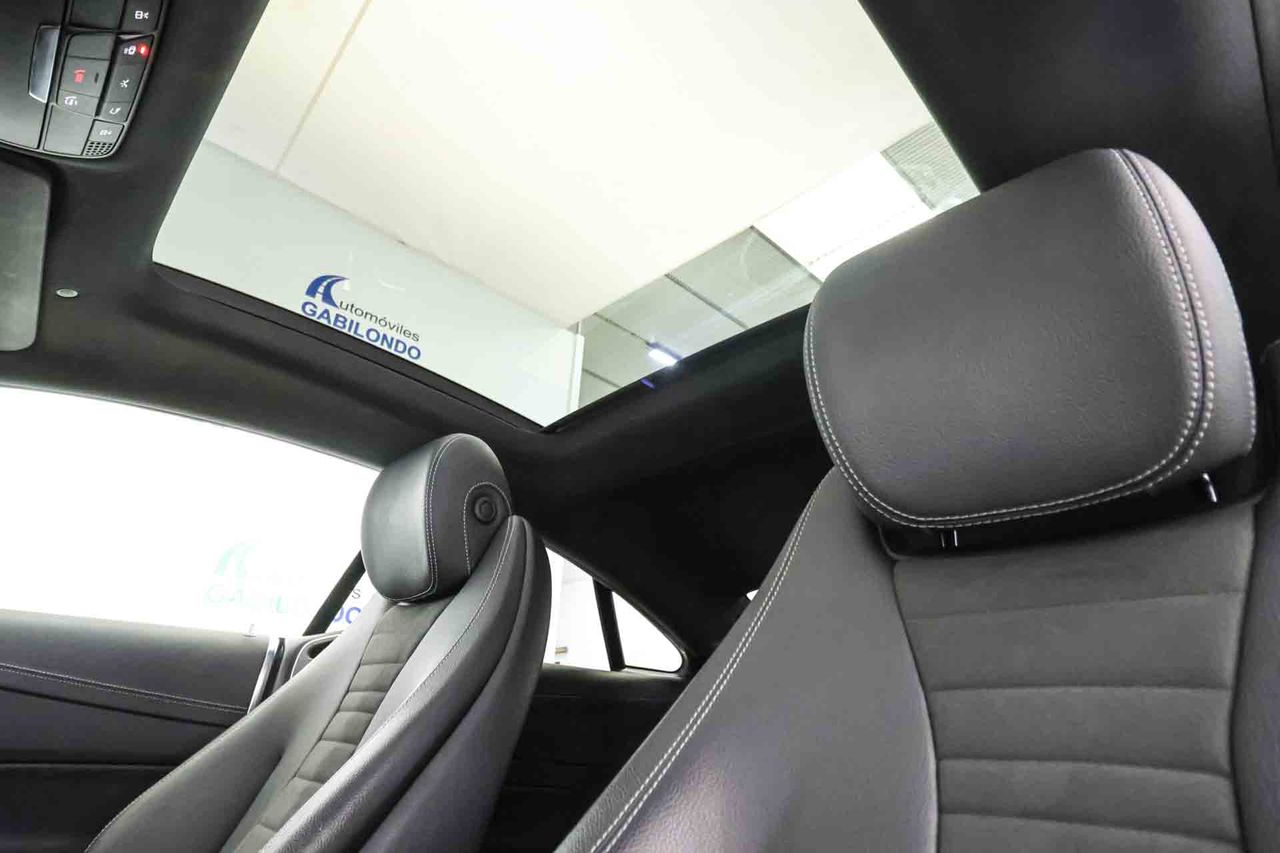 Mercedes Clase E Coupé E 220 d 4MATIC AMG Line **Techo panorámico** - Foto 26