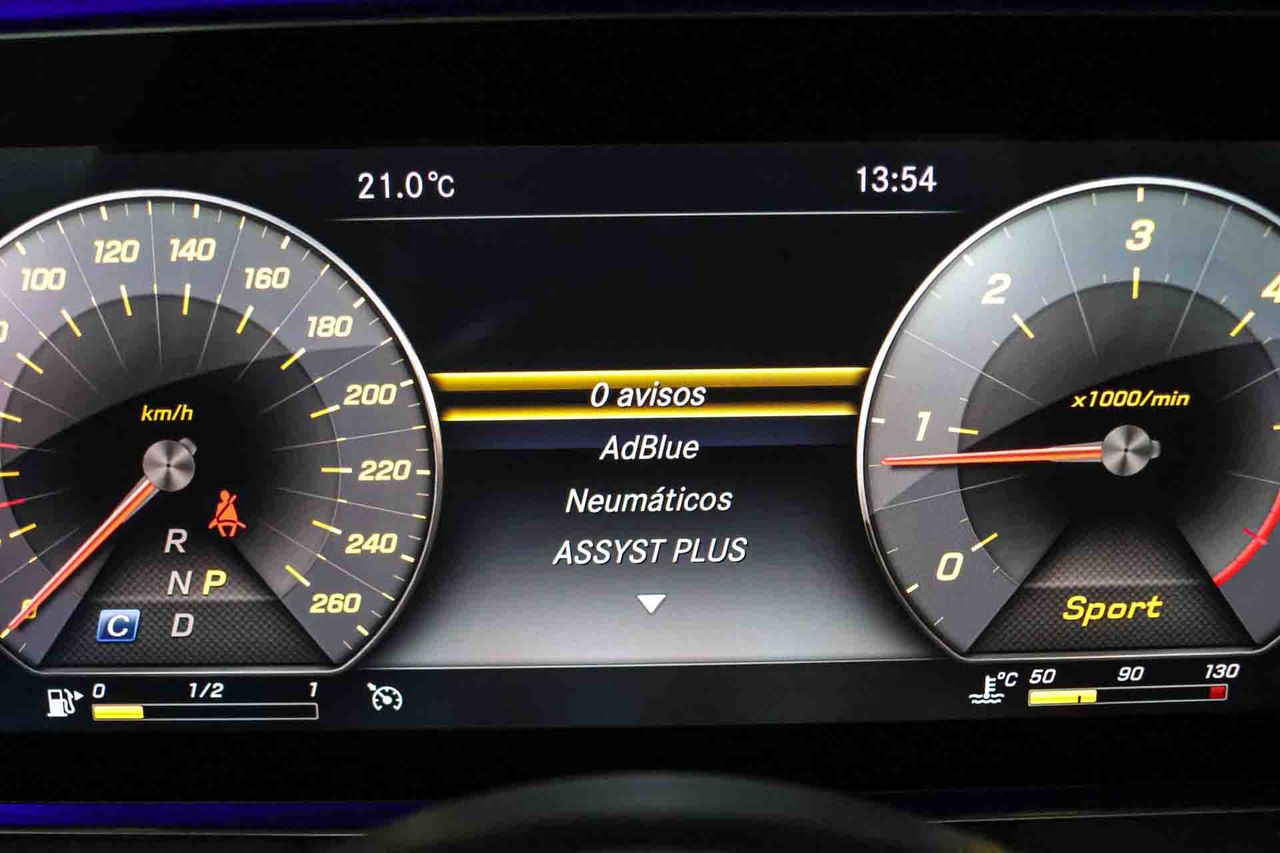 Mercedes Clase E Coupé E 220 d 4MATIC AMG Line **Techo panorámico** - Foto 40