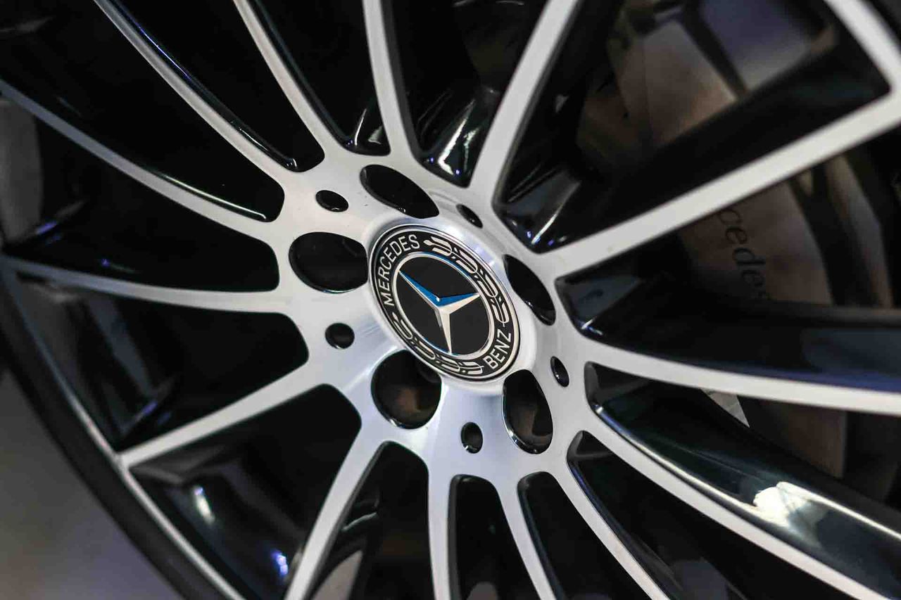 Mercedes Clase E Coupé E 220 d 4MATIC AMG Line **Techo panorámico** - Foto 14