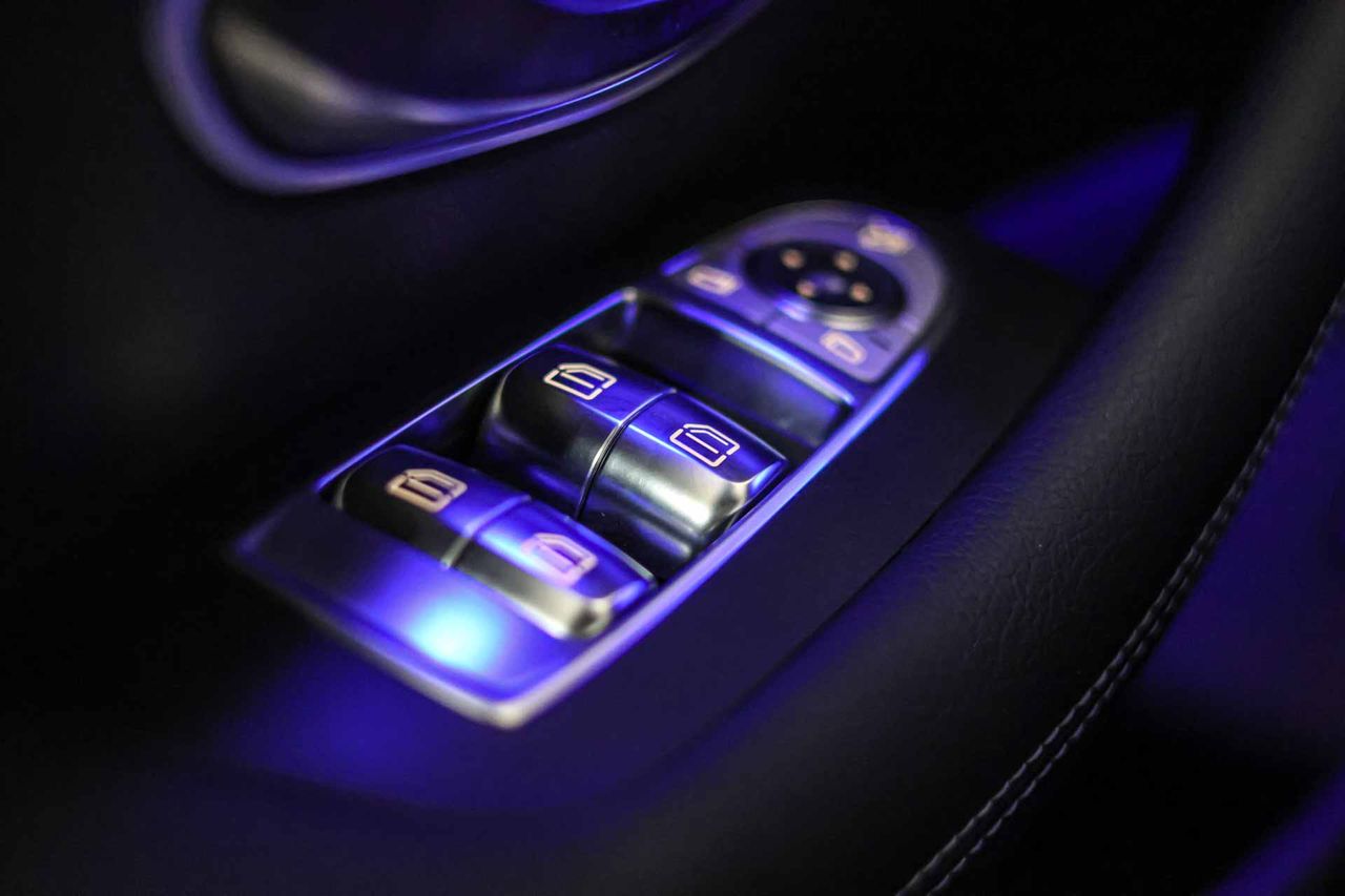 Mercedes Clase E Coupé E 220 d 4MATIC AMG Line **Techo panorámico** - Foto 28