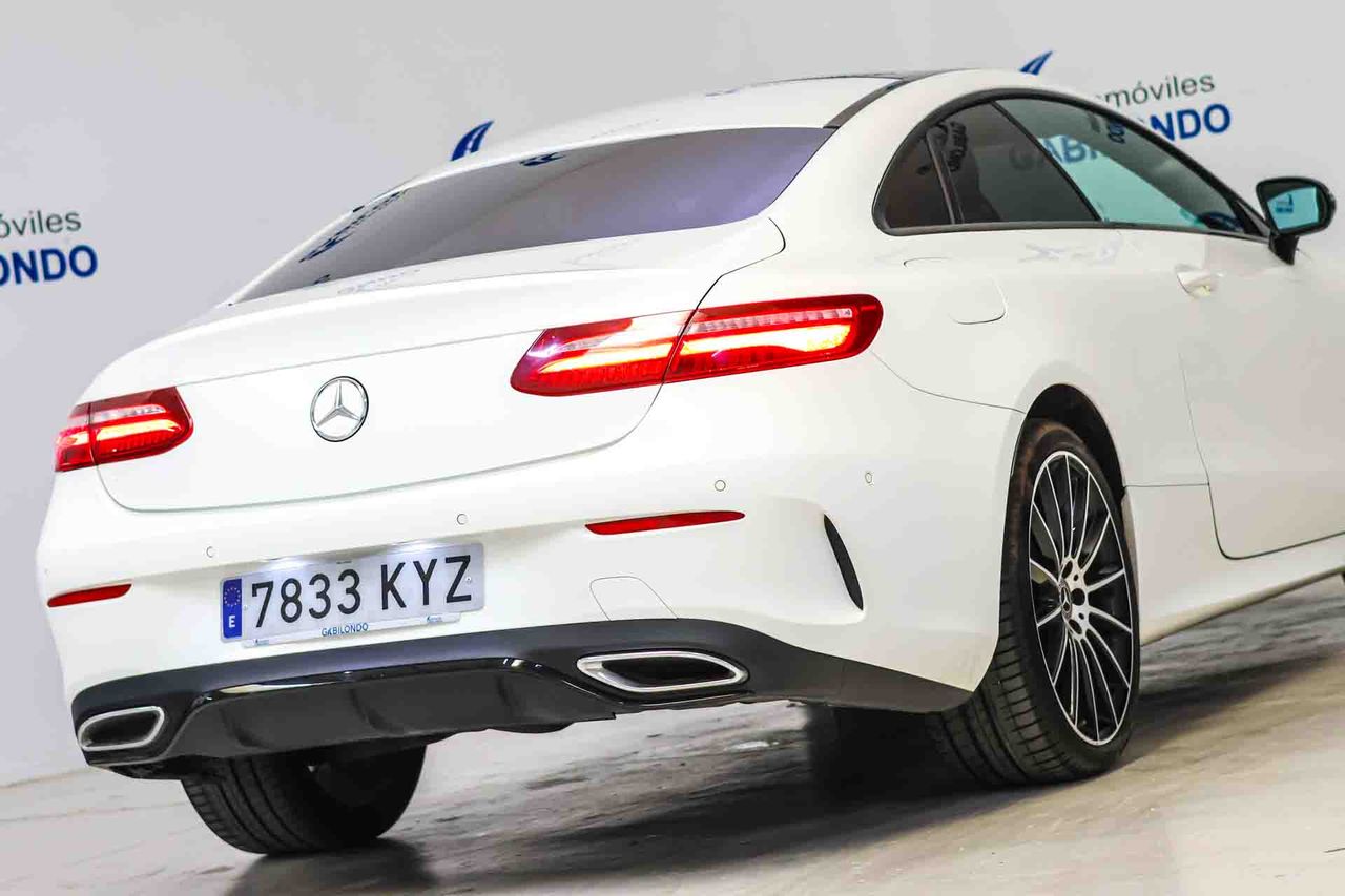 Mercedes Clase E Coupé E 220 d 4MATIC AMG Line **Techo panorámico** - Foto 23