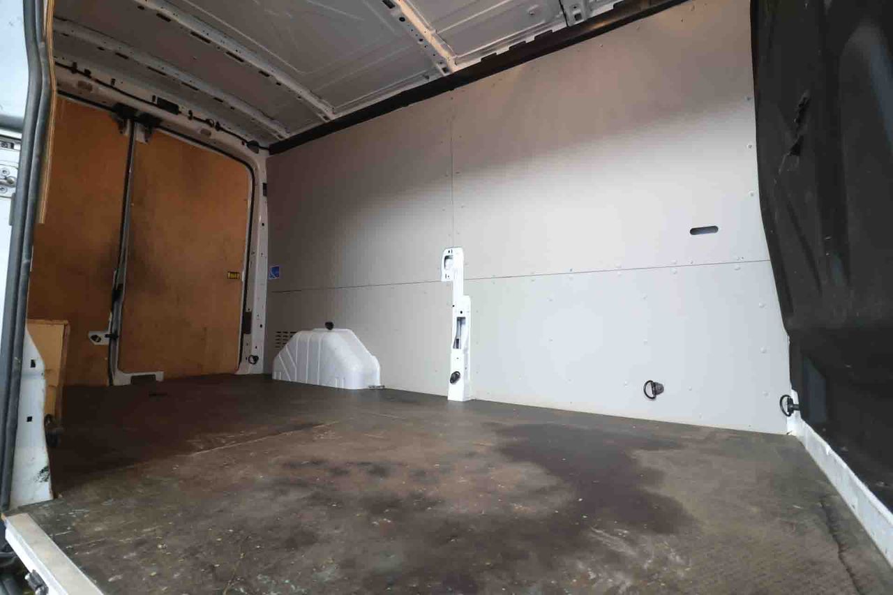 Ford Transit T330 L3H2 2.0 EcoBlue Trend - Foto 24