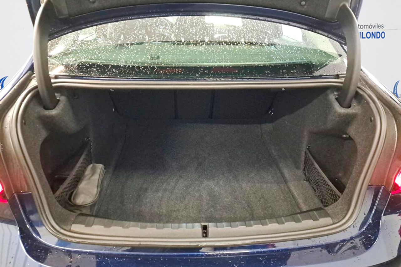 BMW Serie 3 318d Auto. - Foto 8