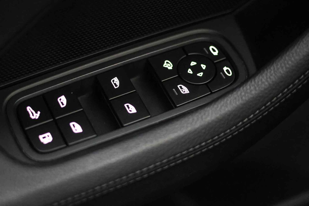 Porsche Panamera 4 E-Hybrid - Foto 35